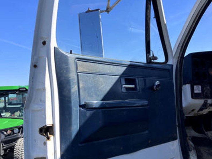 #111477-•-1988-gmc-lime-truck-#v532251-image-33
