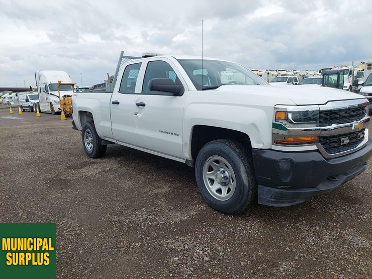 2016-chevrolet-silverado-1500-image-2
