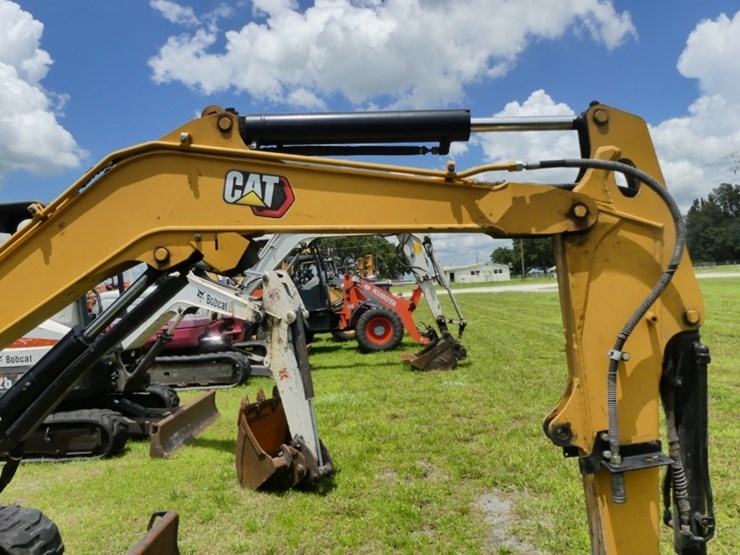 caterpillar-303.5-image-9