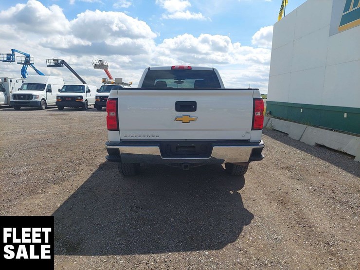 2017-chevrolet-silverado-1500-lt-image-14