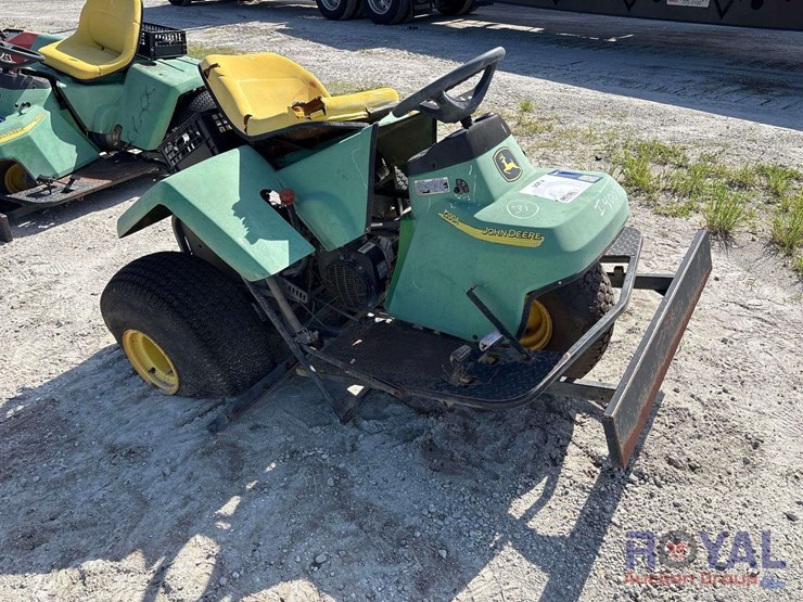 2010-john-deere-2010-image-1
