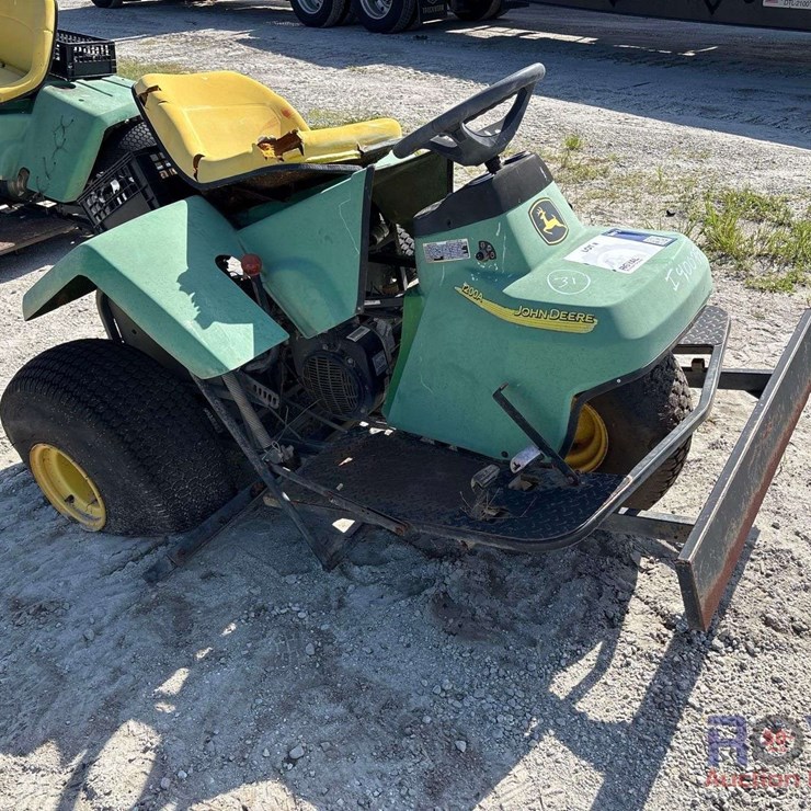 2010 JOHN DEERE 2010