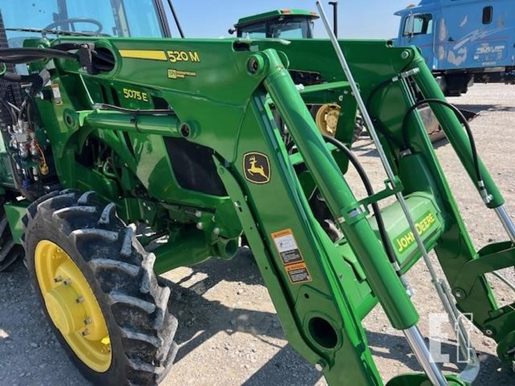 2021-john-deere-5075e-image-15