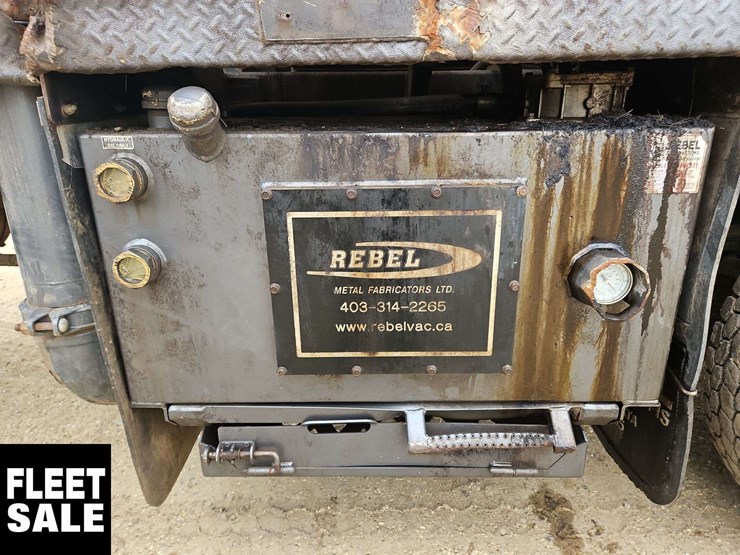 2018-peterbilt-367-image-27