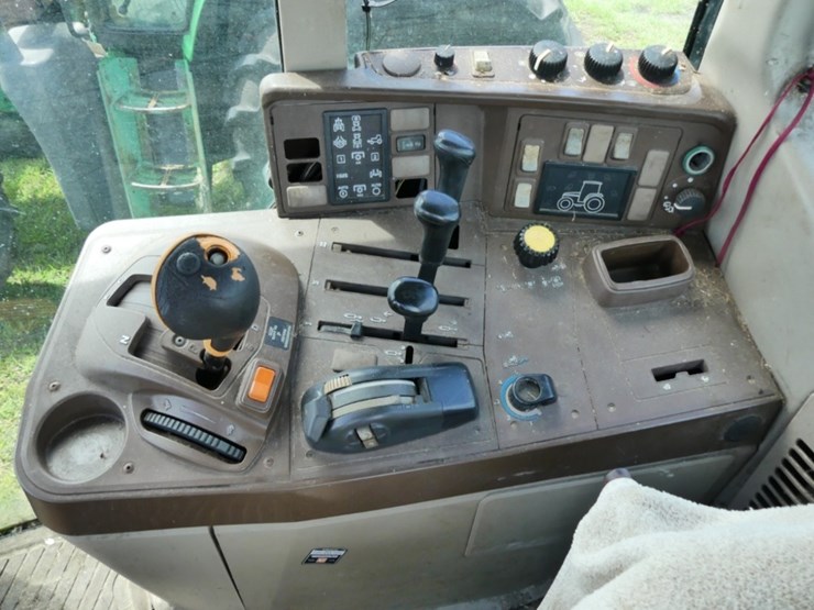 john-deere-7520-image-10