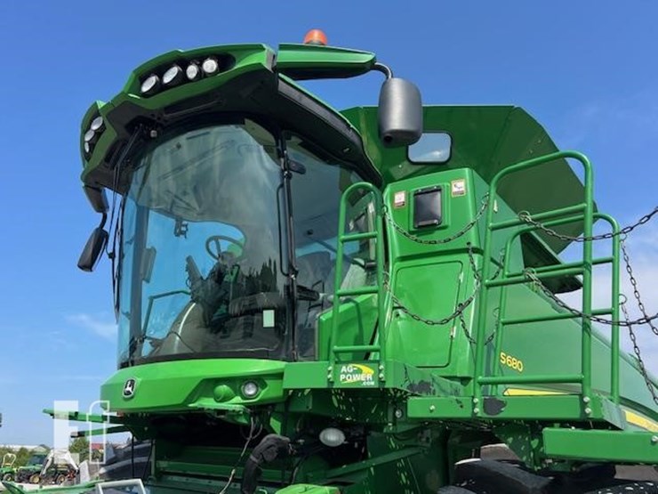 2014-john-deere-s680-image-12