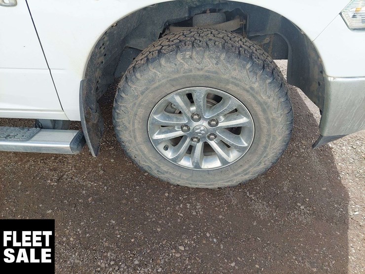 2013-ram-1500-slt-image-21