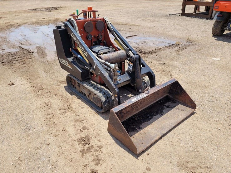 2005-ditch-witch-sk350-image-3
