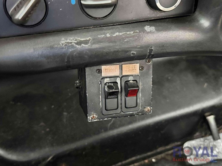 2005-chevrolet-c4500-altec-bucket-truck-image-15