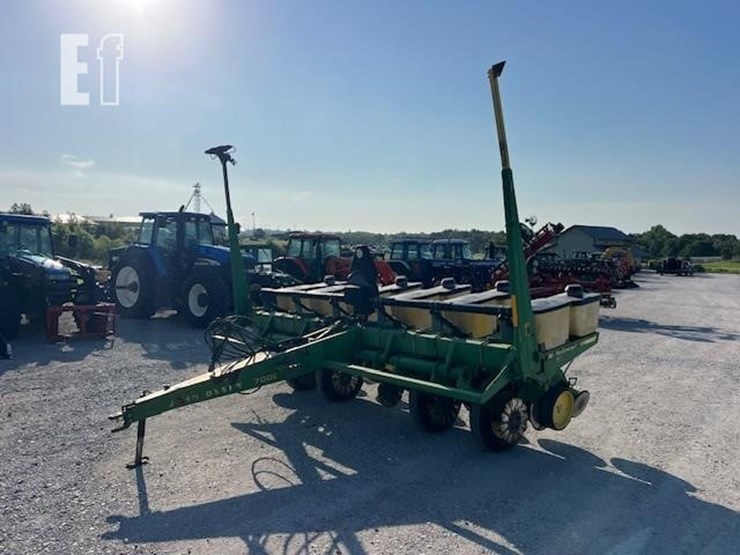 john-deere-7000-image-7