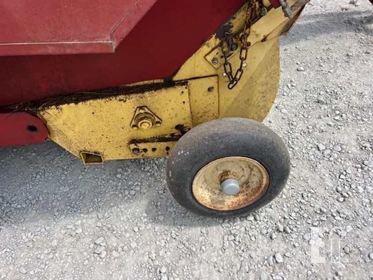 new-holland-852-image-17