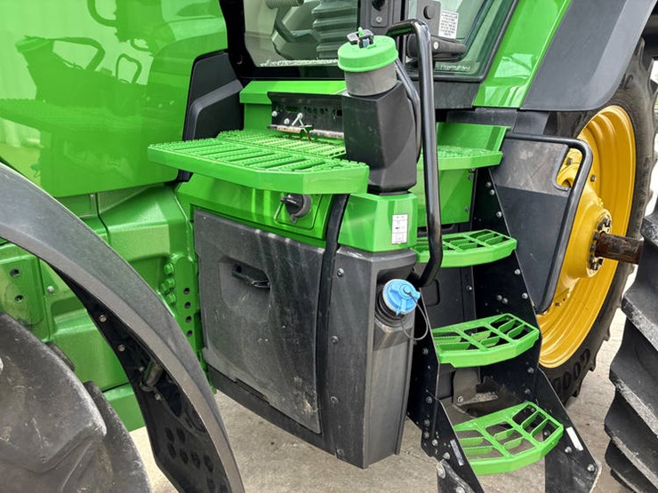2023-john-deere-8r-340-image-32