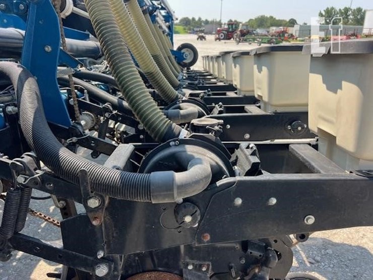 2008-kinze-3800sds-image-29