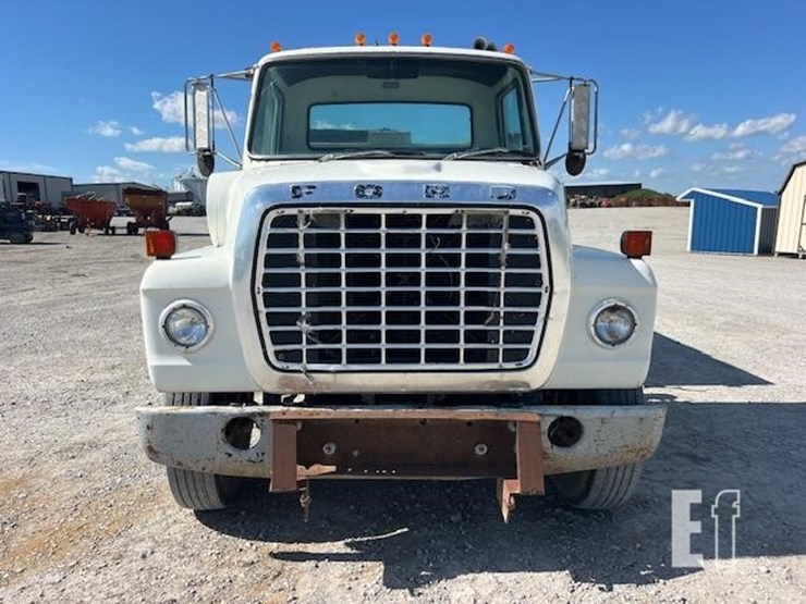1987-ford-9000-image-11