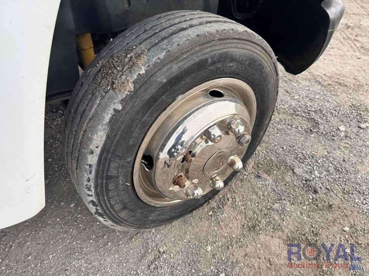 2005-chevrolet-c4500-altec-bucket-truck-image-28