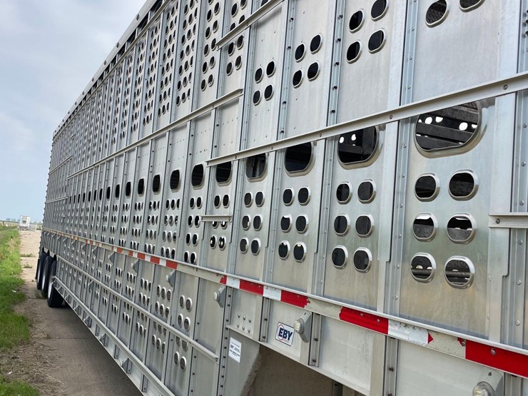 2021-eby-livestock-trailer-image-27