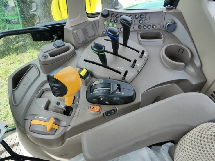 2024-john-deere-6110m-image-13