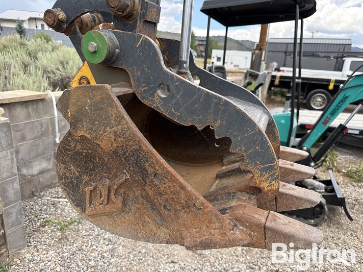 2020-deere-17g-image-13