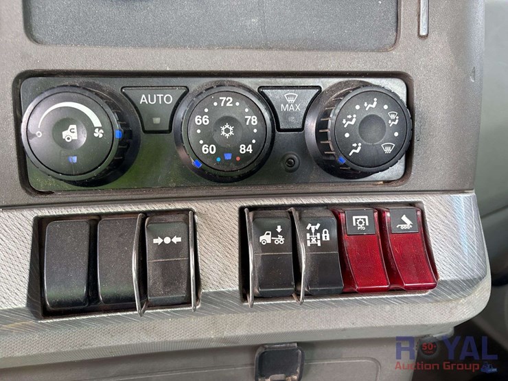 2019-kenworth-t880-image-18