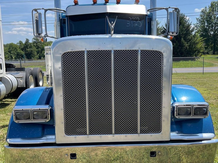 2008-peterbilt-389-image-2