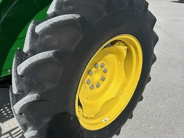 2023-john-deere-5050e-image-13