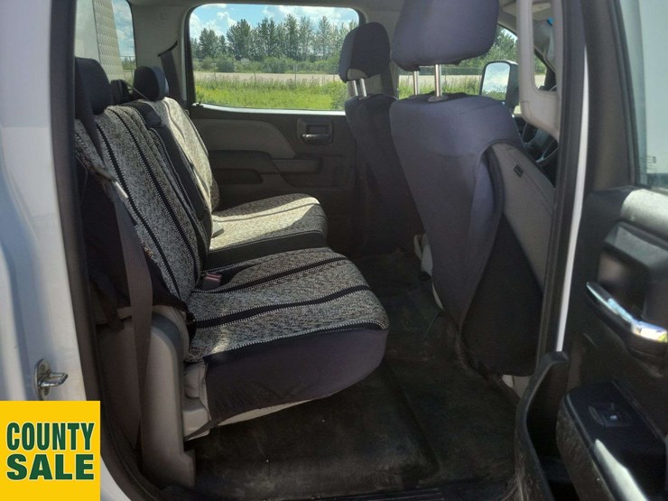 2017-chevrolet-silverado-2500hd-image-28