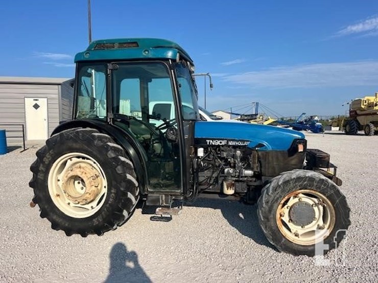 new-holland-tn90f-image-2
