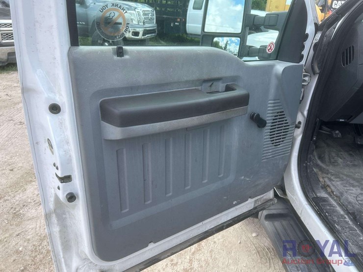 2015-ford-f550-image-13