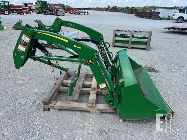 2021-john-deere-120-image-3