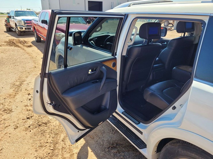 2012-infiniti-qx56-image-5