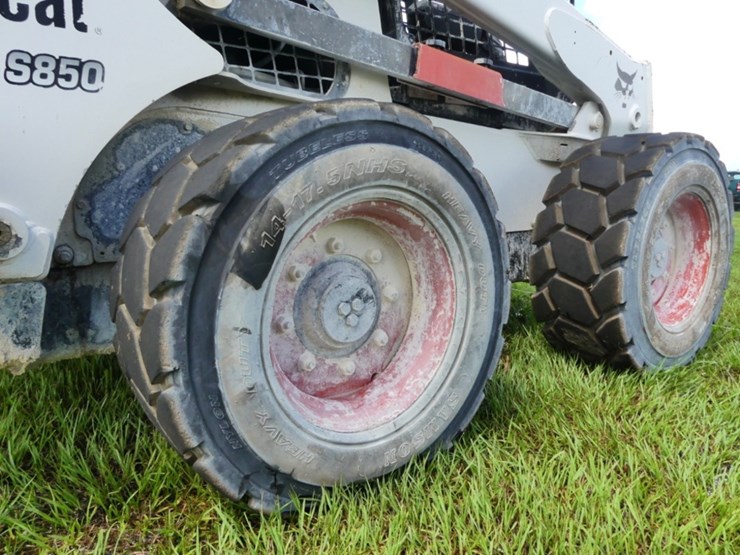 2016-bobcat-s850-image-6