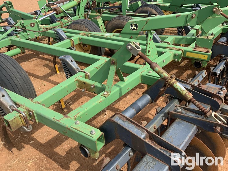 john-deere-726-image-17