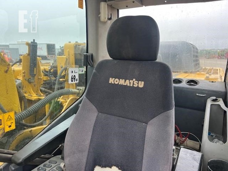 komatsu-pc210-lc-image-30