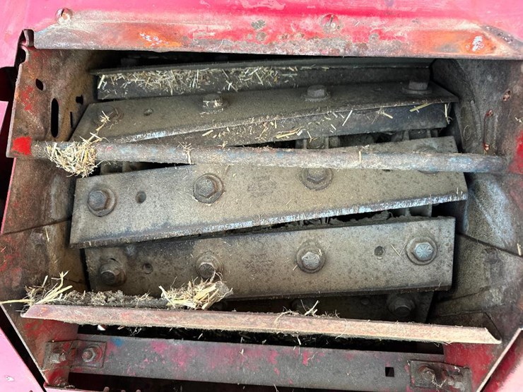 new-holland-790-image-21