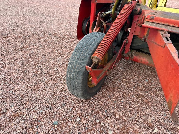 new-holland-467-image-13