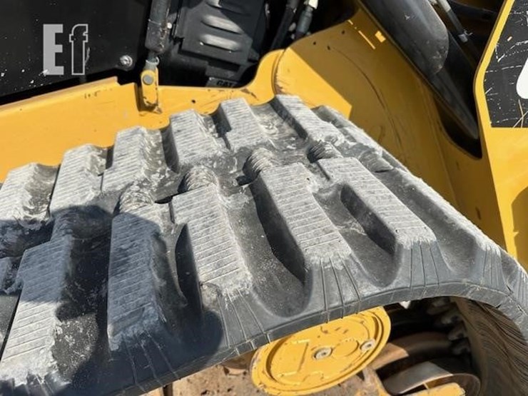 2015-caterpillar-299d-image-9