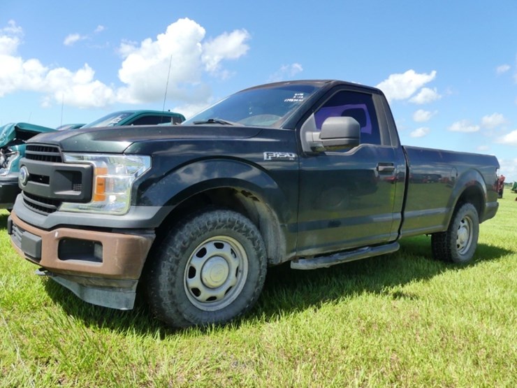2018-ford-f150-xl-image-1