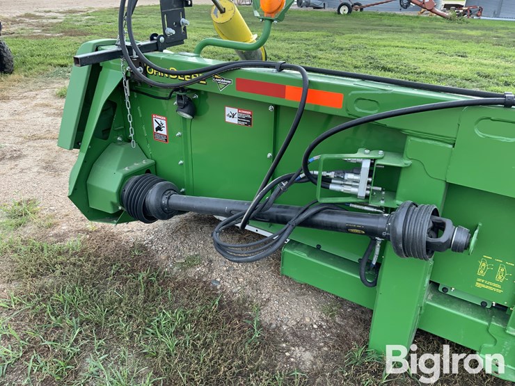2017-john-deere-608c-image-11