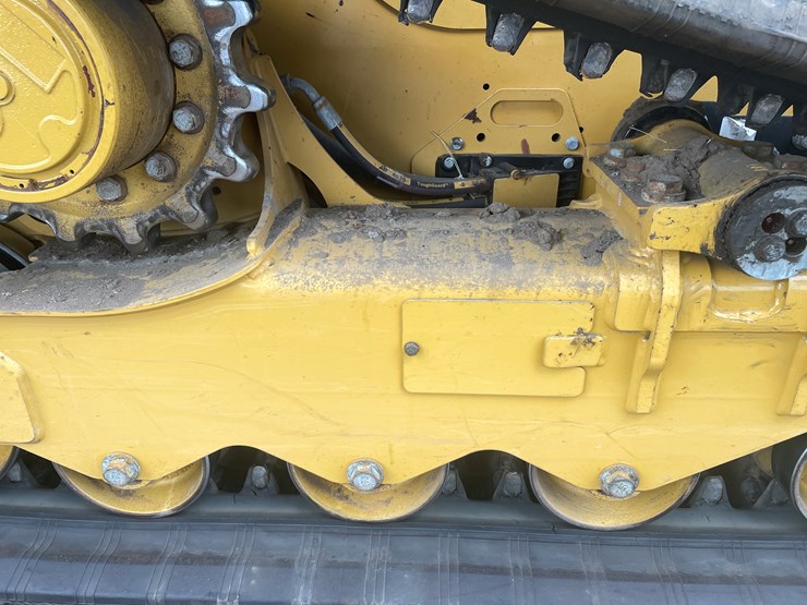 2019-caterpillar-259d3-image-32