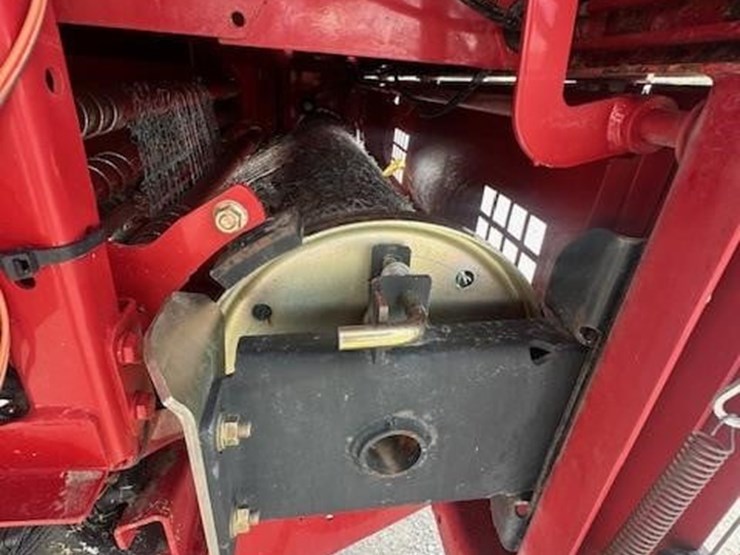 2010-new-holland-br7090-image-15
