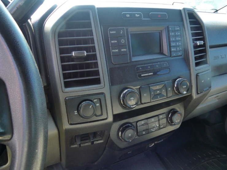 2019-ford-f250-xl-image-17