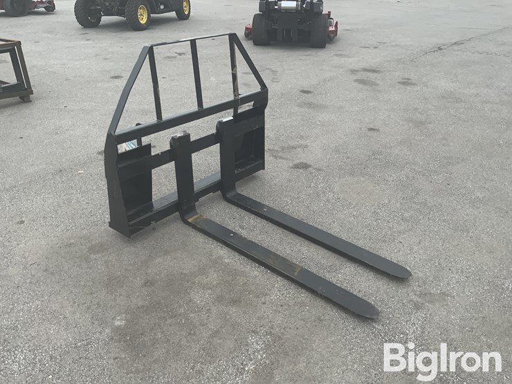agt-saii00-48"-skid-steer-pallet-forks-&-mast-assembly-image-3