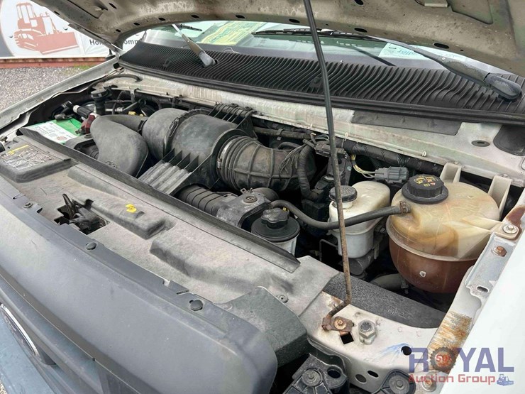 2013-ford-e350-image-9