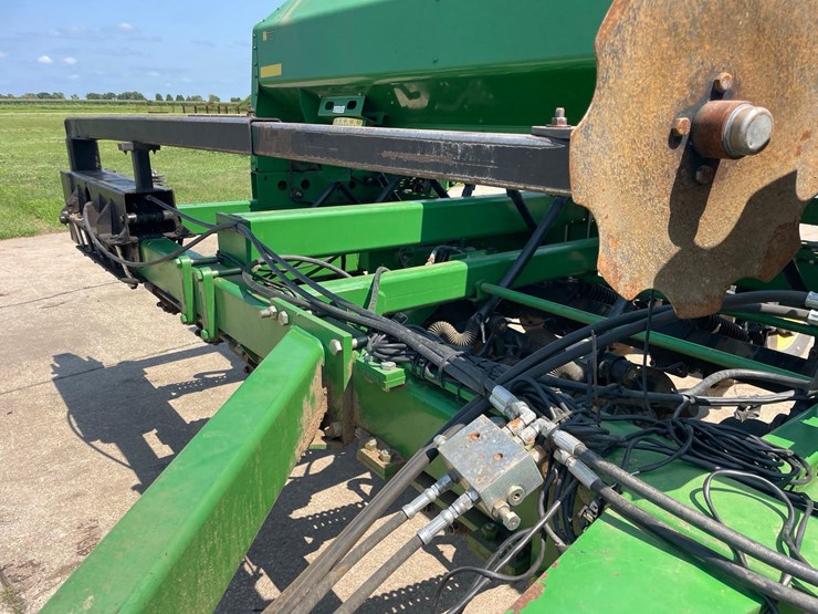 john-deere-1590-image-34