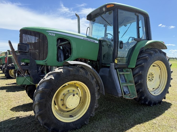 john-deere-7130-image-2