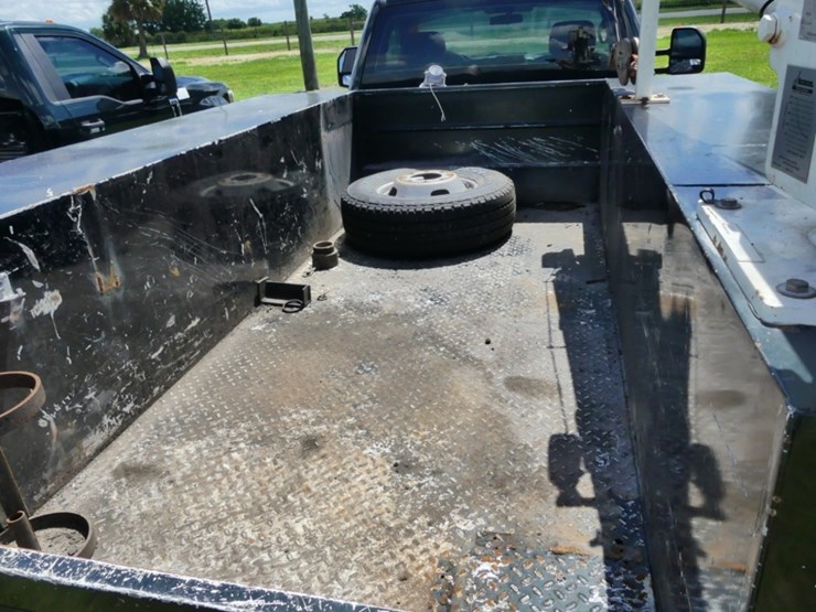 2019-ford-f350-xl-image-10