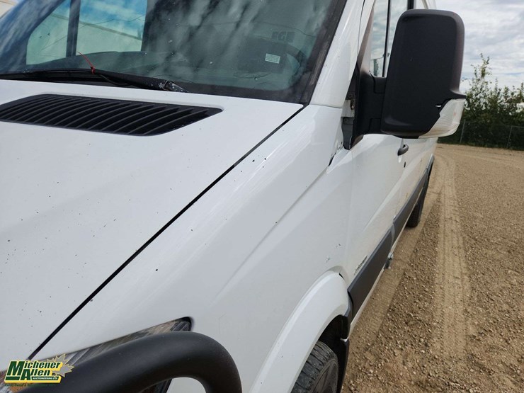 2016-mercedes-benz-sprinter-2500-image-33