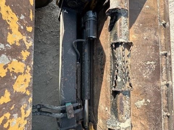 2015-caterpillar-299d-image-17