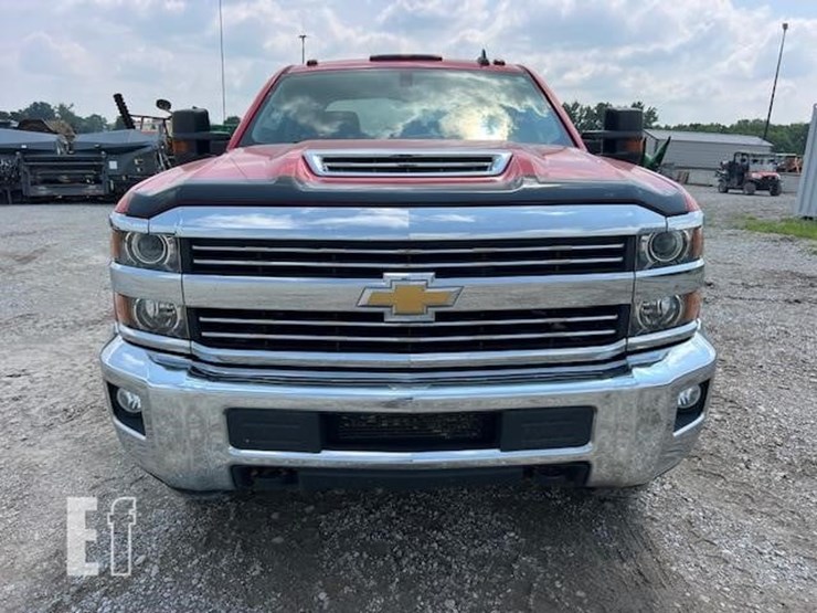 2018-chevrolet-silverado-3500hd-image-10