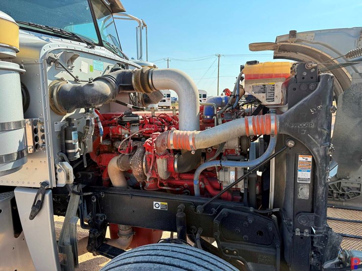 2013-peterbilt-388-image-20